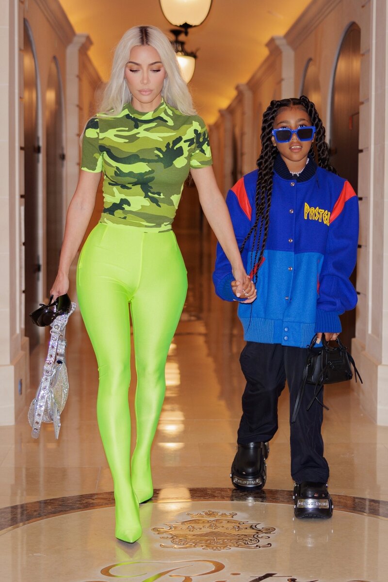     Ким Кардашьян с дочерью, 5 июля 2022 года