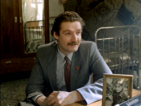 "Да я разве же возражаю. Составить агентурную записку? Так вот она, я уже все и написал." 