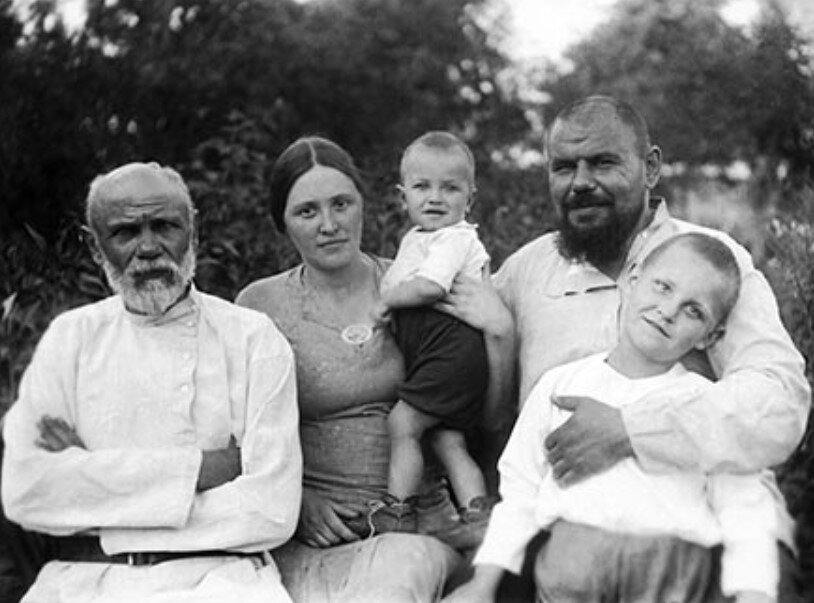 Николай у мамы на руках