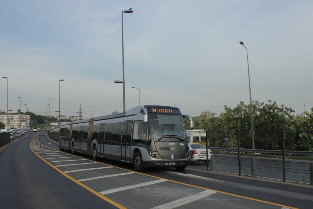 Метробус. Метробус в Москве. Скоростной автобус (метробус) Москвы. Метробус сзади. Скоростной автобус (метробус) Минск.