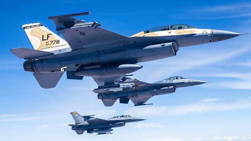     Истребители F-16 Fighting Falcon ВВС США  U.S. Department of Defense