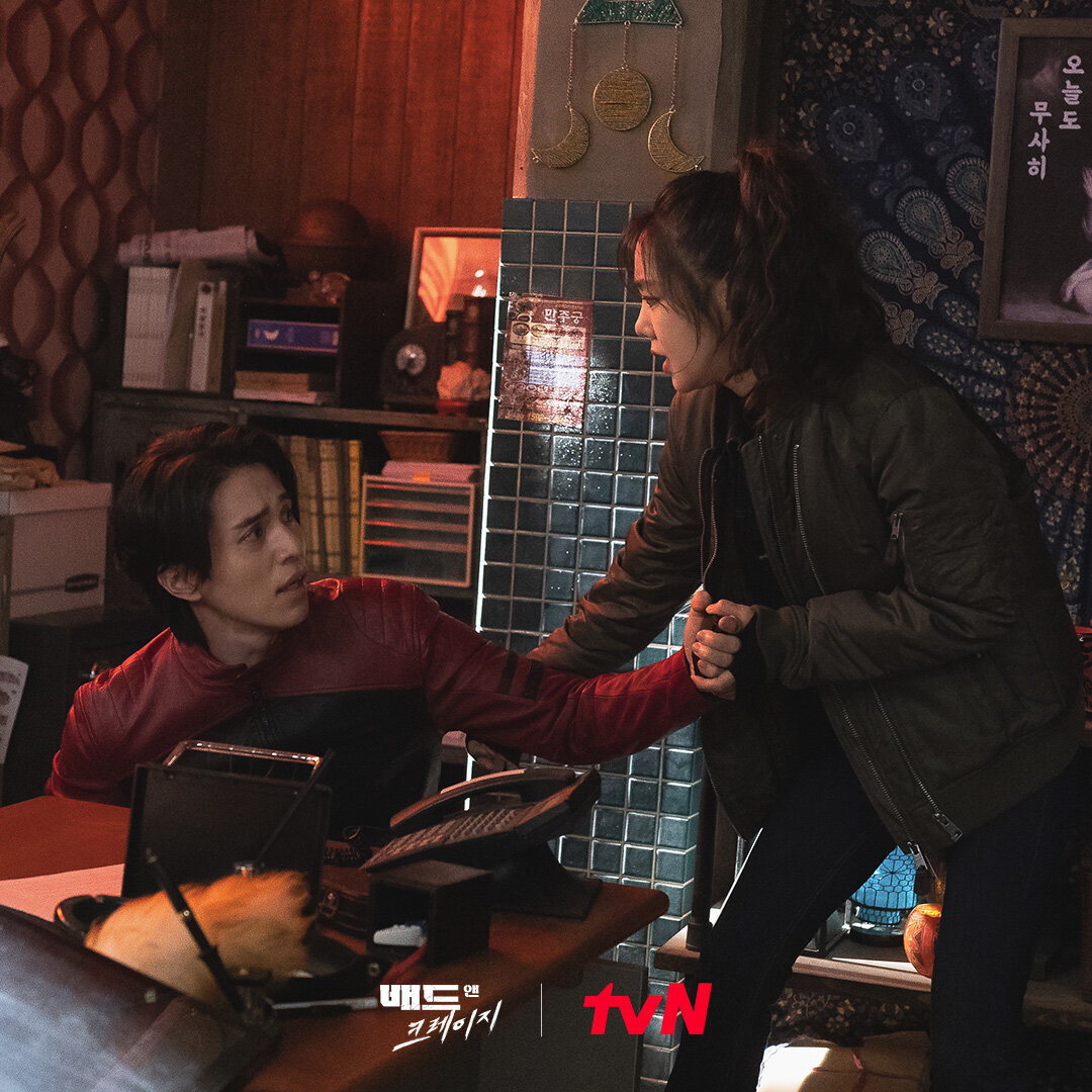 Плохой и сумасшедший дорама 2021. Плохой и сумасшедший дорама 2021. Плохой и сумасшедший дорама кей. Bad and crazy дорама. Плохой и сумасшедший дорама ви ха джун.