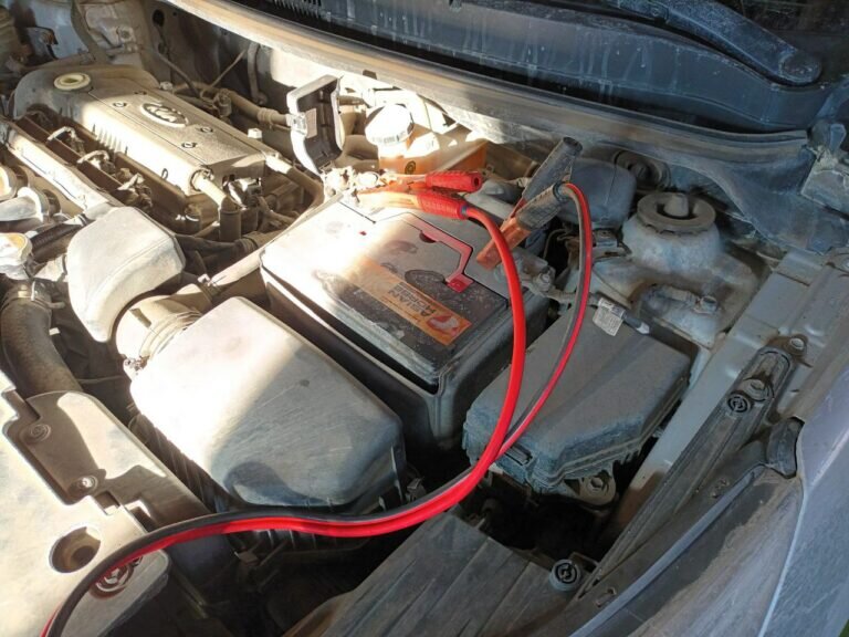    Из-за аномального мороза у многих автомобилистов в Оренбуржье утром не завелись машины Андрей Севостьянов