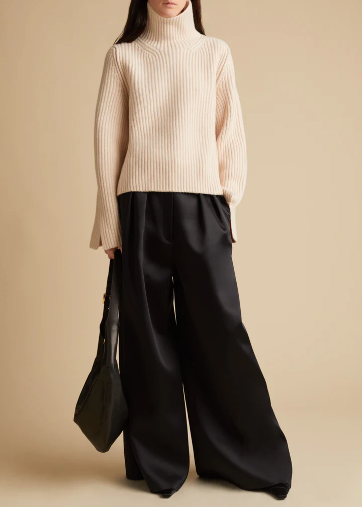 Источник https://khaite.com/collections/knitwear