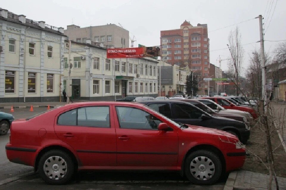     Бюджет донской столицы получает деньги за счет штрафов за неоплаченную парковку. Фото: Татьяна КАЗАНЦЕВА.
