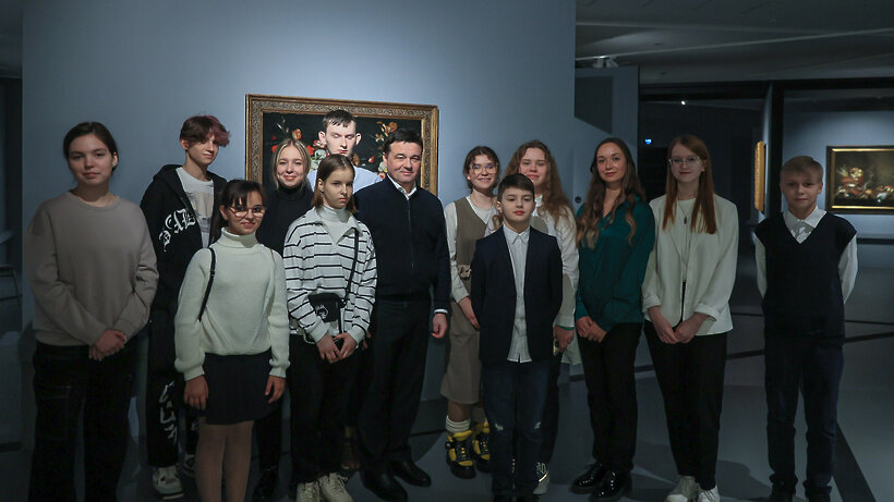    Губернатор Московской области Андрей Воробьев на выставке Рубенса в музее Новый Иерусалим и пообщался со школьниками, чьи близкие сейчас в зоне СВО ©Константин Семенец Пресс-служба Губернатора и Правительства Московской области