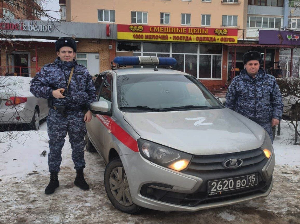 Более 30 человек эвакуировали сотрудники Росгвардии из загоревшегося здания  в Подмосковье | Росгвардия. Московская область | Дзен