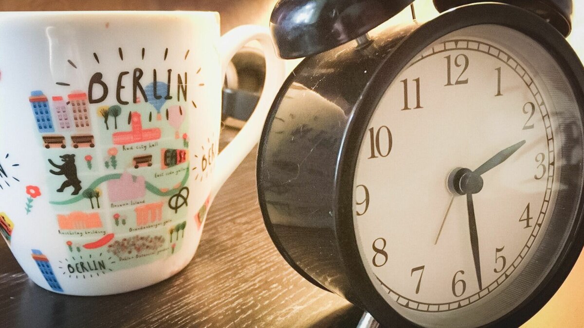     Депутат Государственной Думы России Михаил Матвеев отправил на рассмотрение правительства РФ законопроект о возращении летнего времени и сезонных переходов. Об этом народный избранник сообщил в своем Telegram-канале.