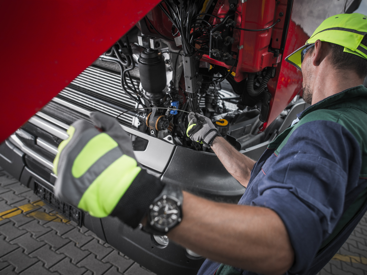 Тяжелые тягачи Scania: какое масло стоит лить им в движки