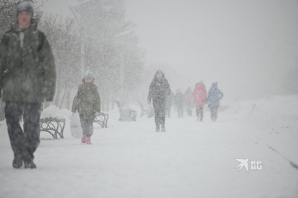     В Екатеринбурге сильный снегопад начался 23 февраля Алексей БУЛАТОВ