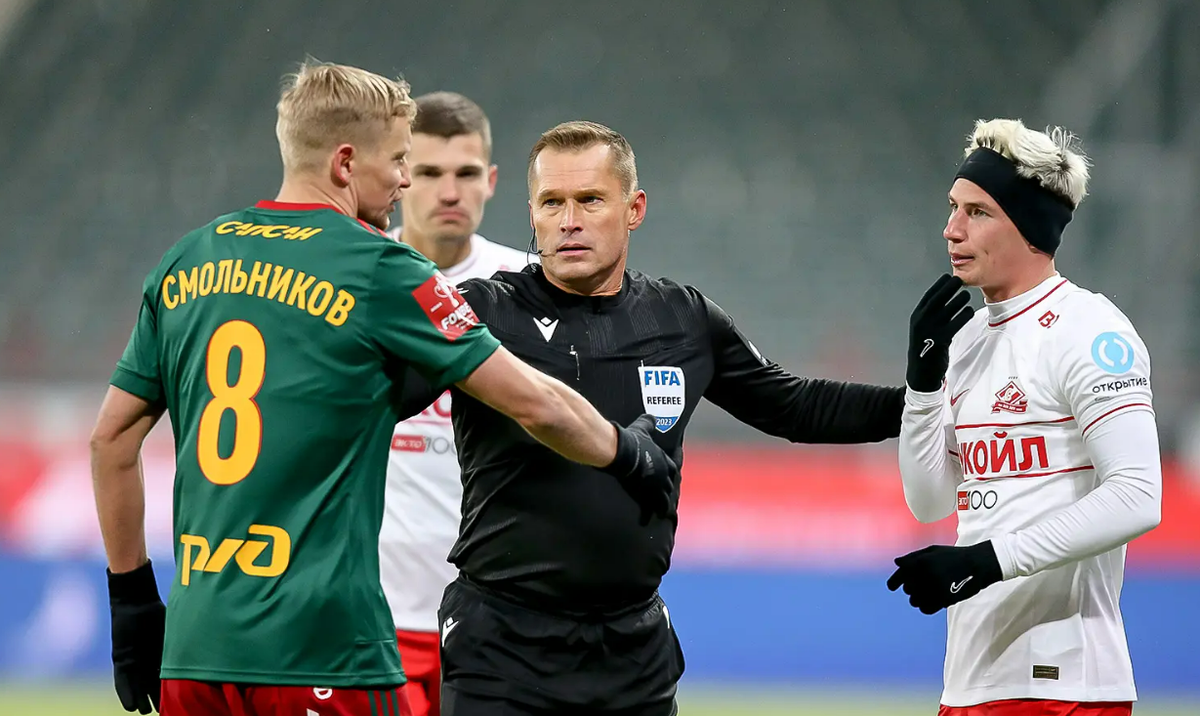 Сергей Безбородов принял несколько непростых решений в матче "Локо" и "Спартака". Фото: ФК "Спартак"