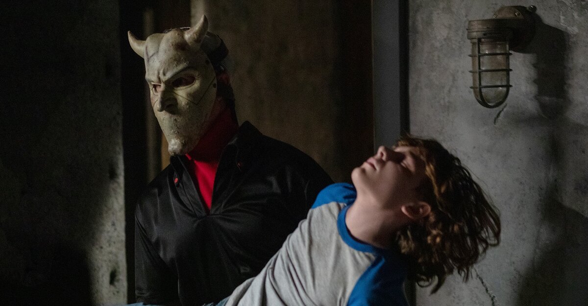 Фильм: «Чёрный телефон» (The Black Phone). Источник: https://www.kinopoisk.ru/picture/3875906/