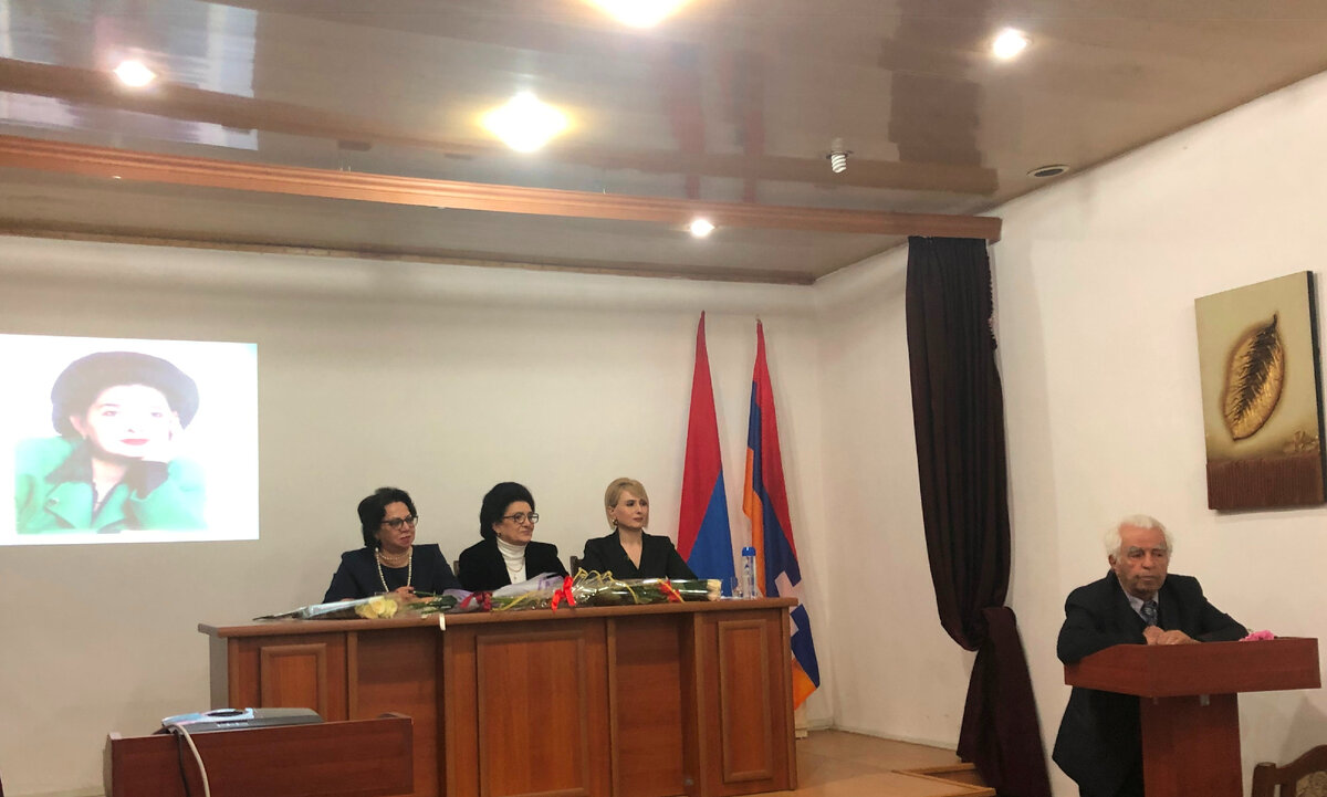 В Степанакерте отметили юбилей поэтессы Цовинар Багдасарян