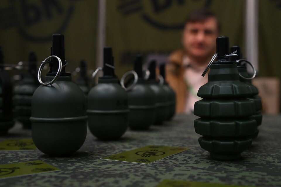     Житель Арзамаса бросил гранату в машину, приняв водителя за любовника жены. Иван МАКЕЕВ