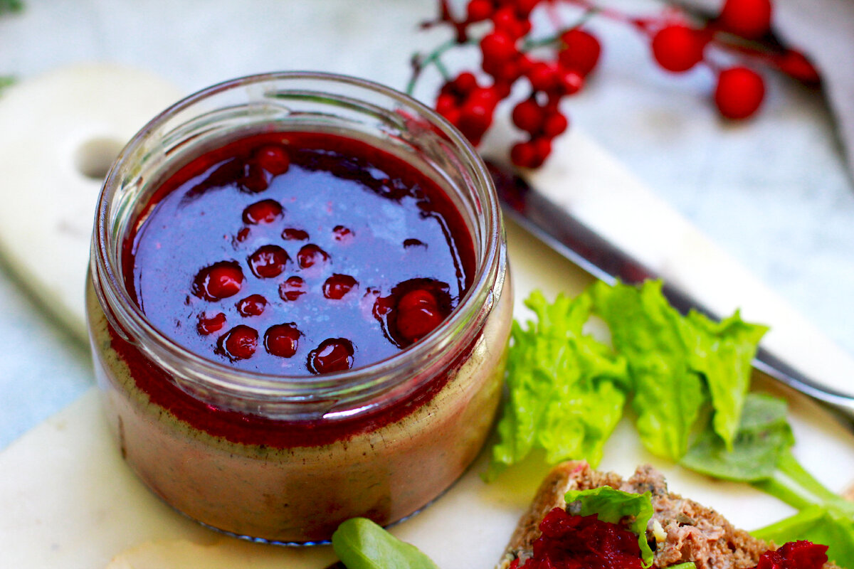 Запеченный крем из печени под брусничным желе от Елены Некрасовой: https://t.me/urbanistka_vl