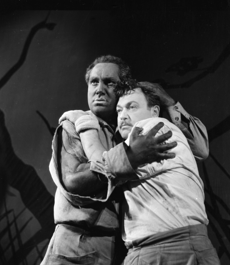 П. Луспекаев и Е. Копелян в спектакле "Не склонившие головы"