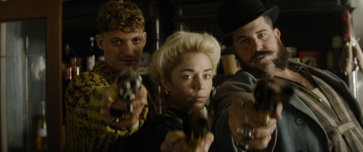    «Острые козырьки» по-французски: 5 причин посмотреть фильм «Банды Парижа» (фото 1)