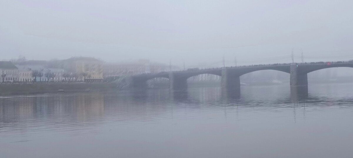 г. Тверь. Вид на Нововолжский мост с набережной Речного вокзала. 05 апреля 2023 г. Утро, 7:45 