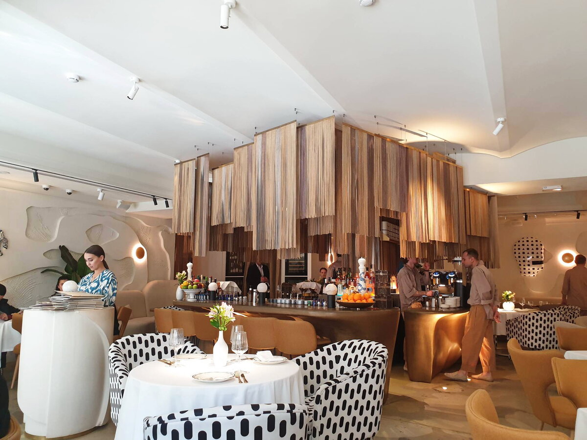 Ракурс на лохматый бар