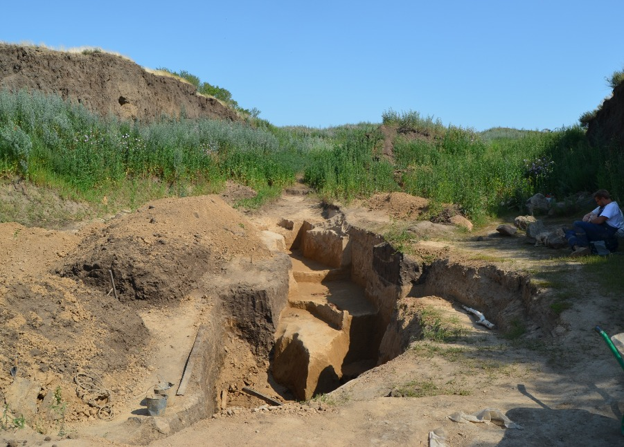 Раскоп в Буграх