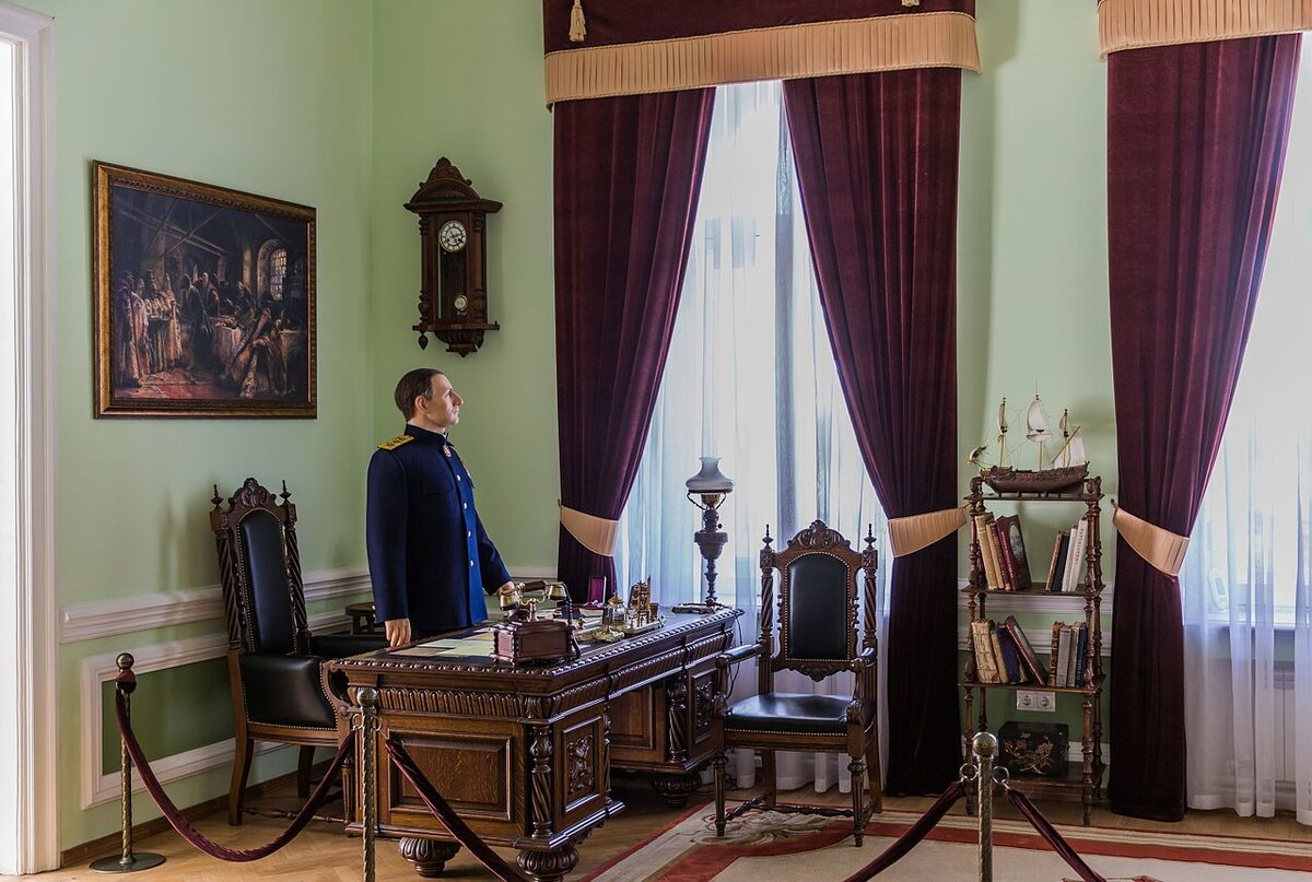 Алекса́ндр Васи́льевич Колча́к (4 [16] ноября 1874, Александровское — 7 февраля 1920, Иркутск) — русский военный и политический деятель, учёный-океанограф, полярный исследователь (1900—1903), флотоводец (1915—1917), вошедший в историю как руководитель Белого движения во время Гражданской войны в России. Верховный правитель России (18 ноября 1918 — 7 февраля 1920) и Верховный главнокомандующий Русской армией (ноябрь 1918 — 4 января 1920). 
