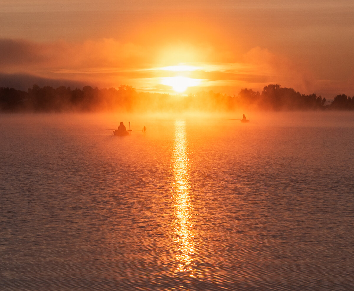 Золотой рассвет на рыбалке