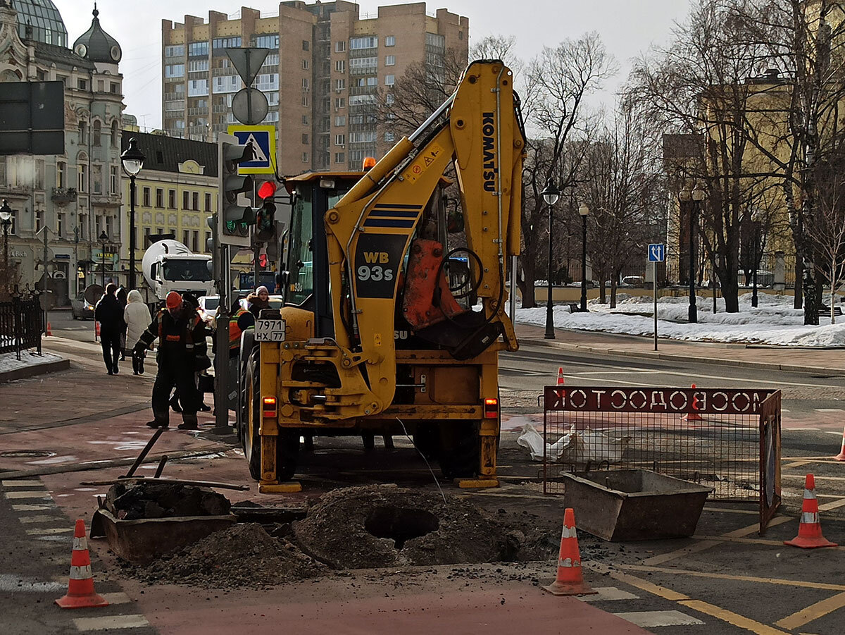 Komatsu WB93S-5E0