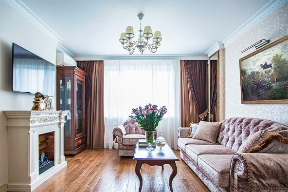 Белый глянцевый натяжной потолок