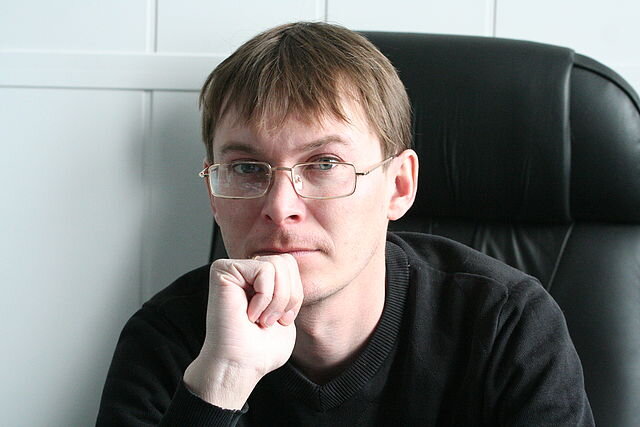 Когда-то он поймал свой "Звездный час" и теперь он крупный бизнесмен своего региона.