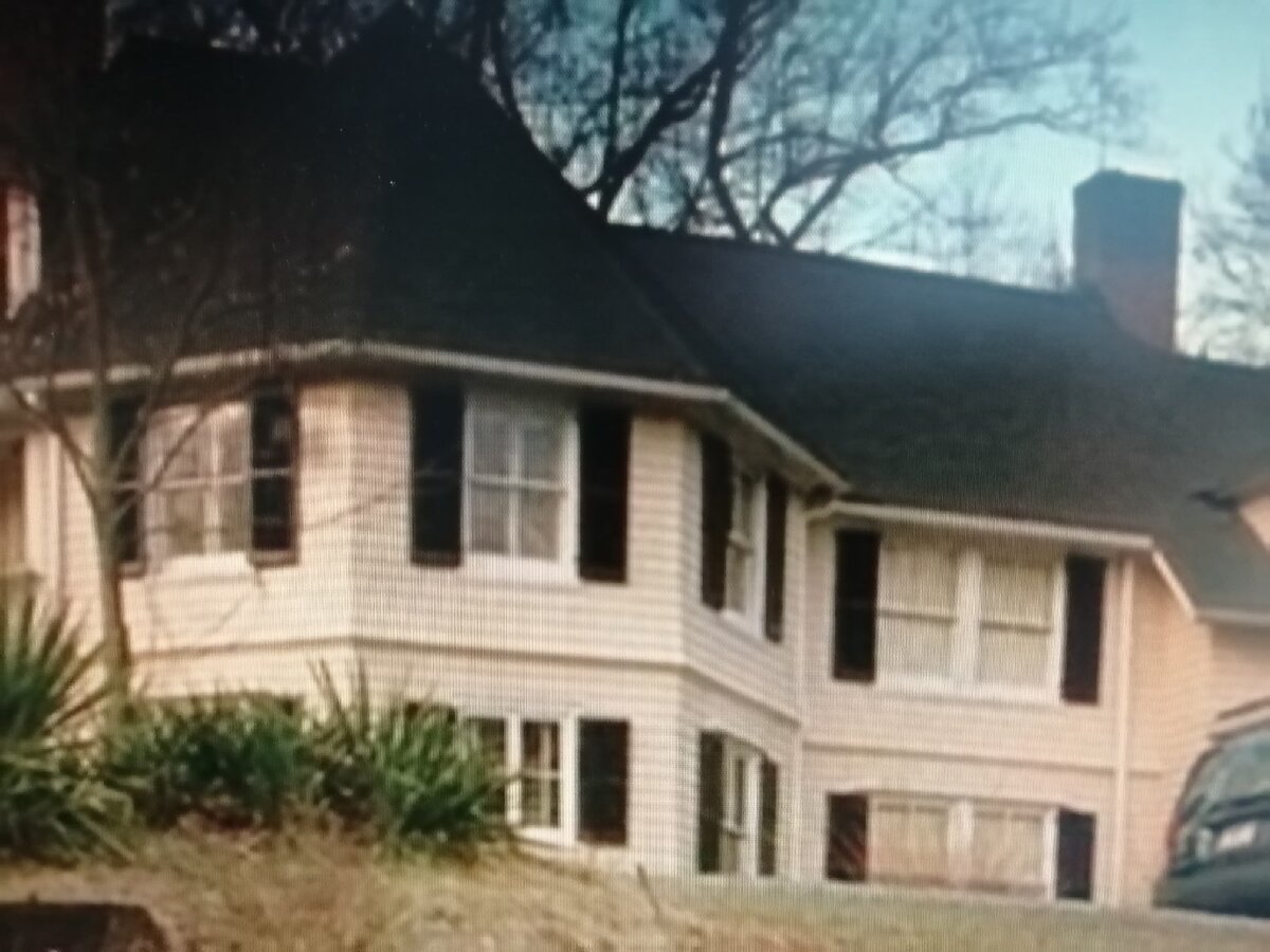 Кадр из фильма "Игра в прятки" (2005) 