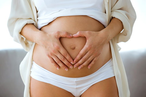 Анализ на гормоны при беременности является обязательным, как правило, он проводится после того, как беременная женщина зарегистрирована в консультации.
