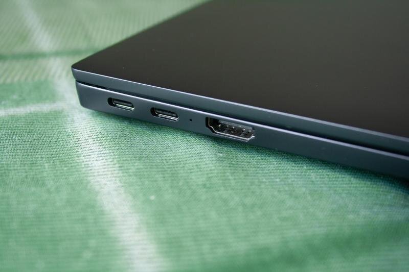 Слева два Type-C и один HDMI 2.0 (4K, 60 Гц)