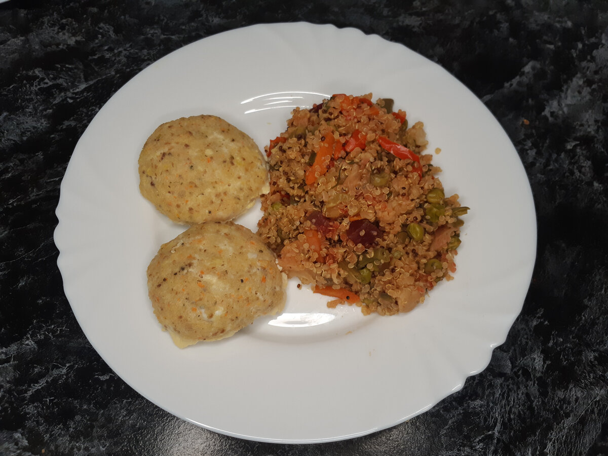 На фото не хватает свежих овощей - не забывайте про это!