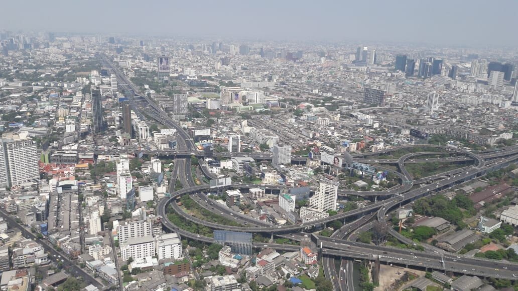 Бангкок; представь свои мышцы эстакадными развязками