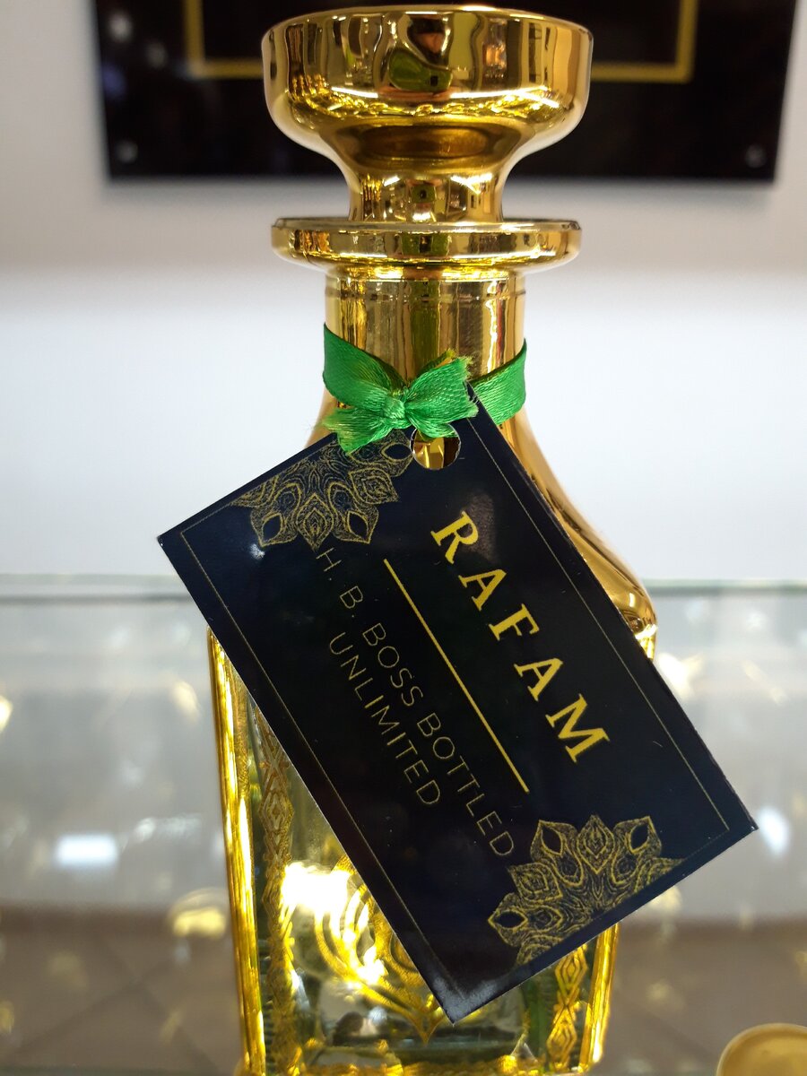 Фото сделано в парфюмерном магазине Rafam 