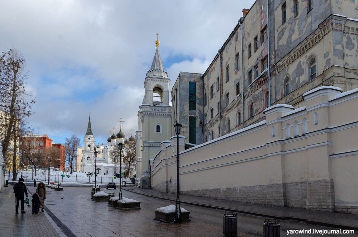 Москва, Иоанно-Предтечинский монастырь и церковь  Владимира в Старых садех, 2022