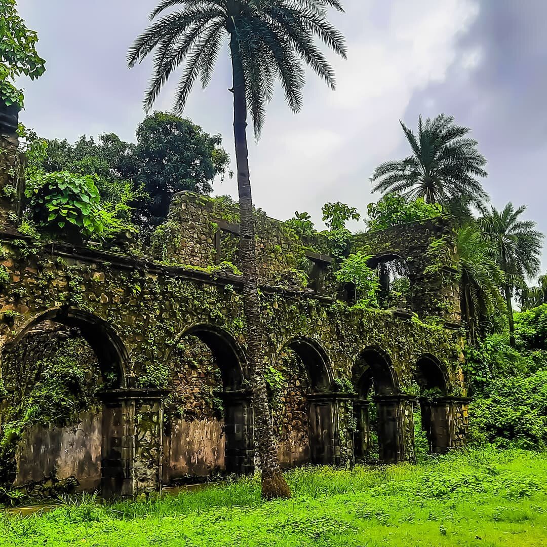 Город-форт Бассейн.