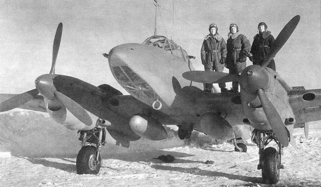 Советский бомбардировщик Пе-2