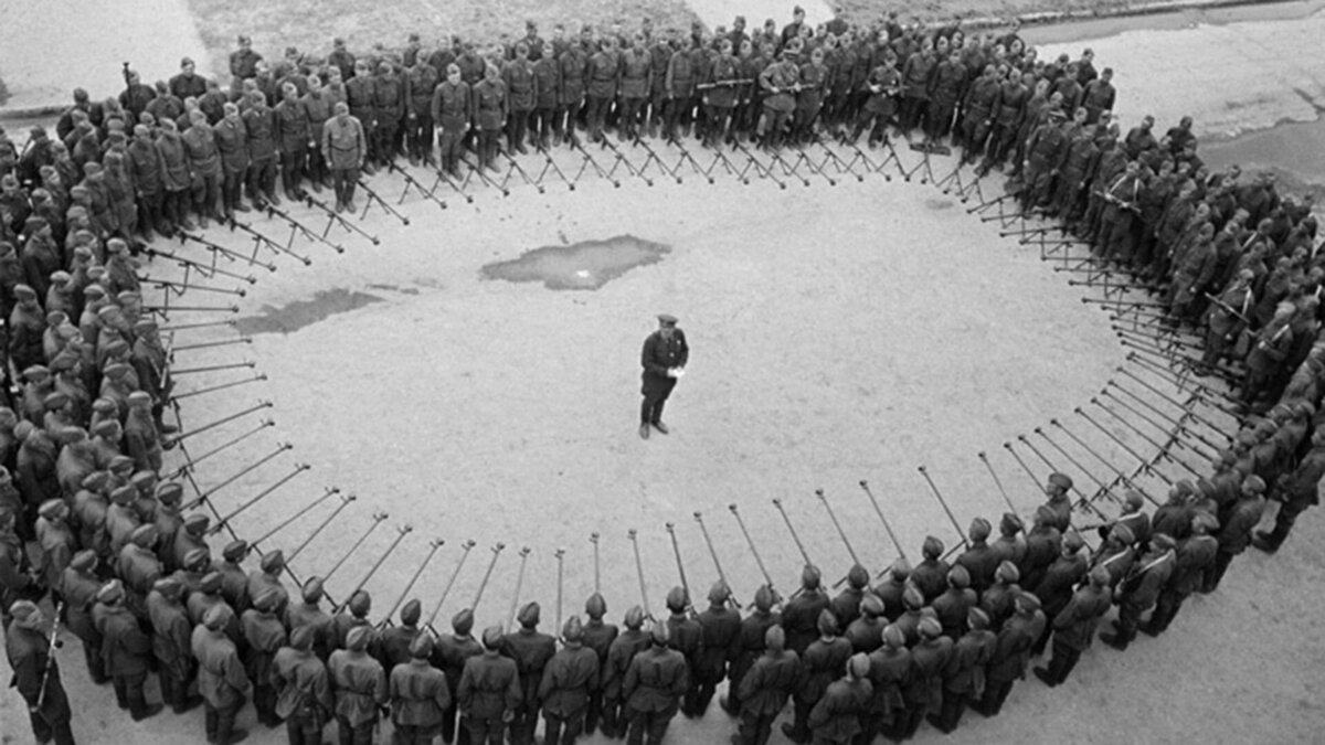 Советские войска в ходе битвы за Москву. Аркадий Шайхет/russiainphoto.ru