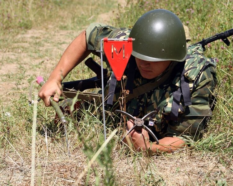 Умный инженерный боезапас. "Противокрышевая мина ПТКМ-1Р"-работает на ...