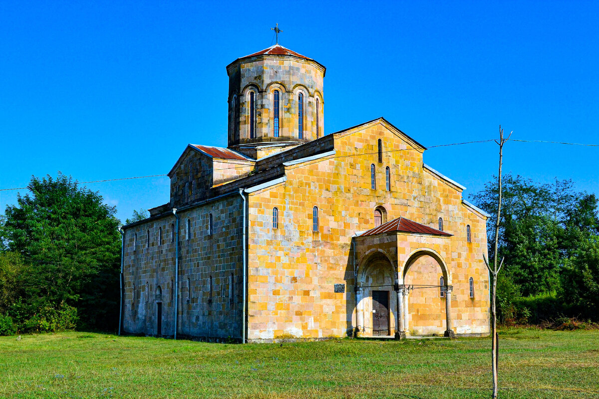 Моквский собор Успения Пресвятой Богородицы - для меня самый светлый храм, во всех смыслах этого слова!