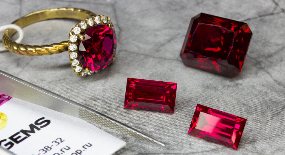 Выращенные камни RusGems можно огранить в любой форме и создать своё собственное украшение