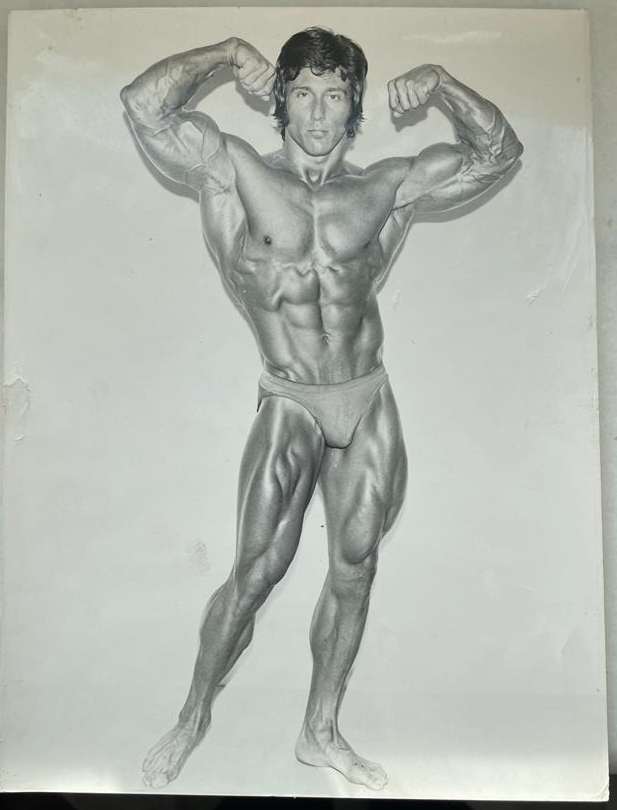 Фрэнк Зейн (Frank Zane), Опубликованы редкие фотографии легенд бодибилдинга. Фотография Бенно Дамена