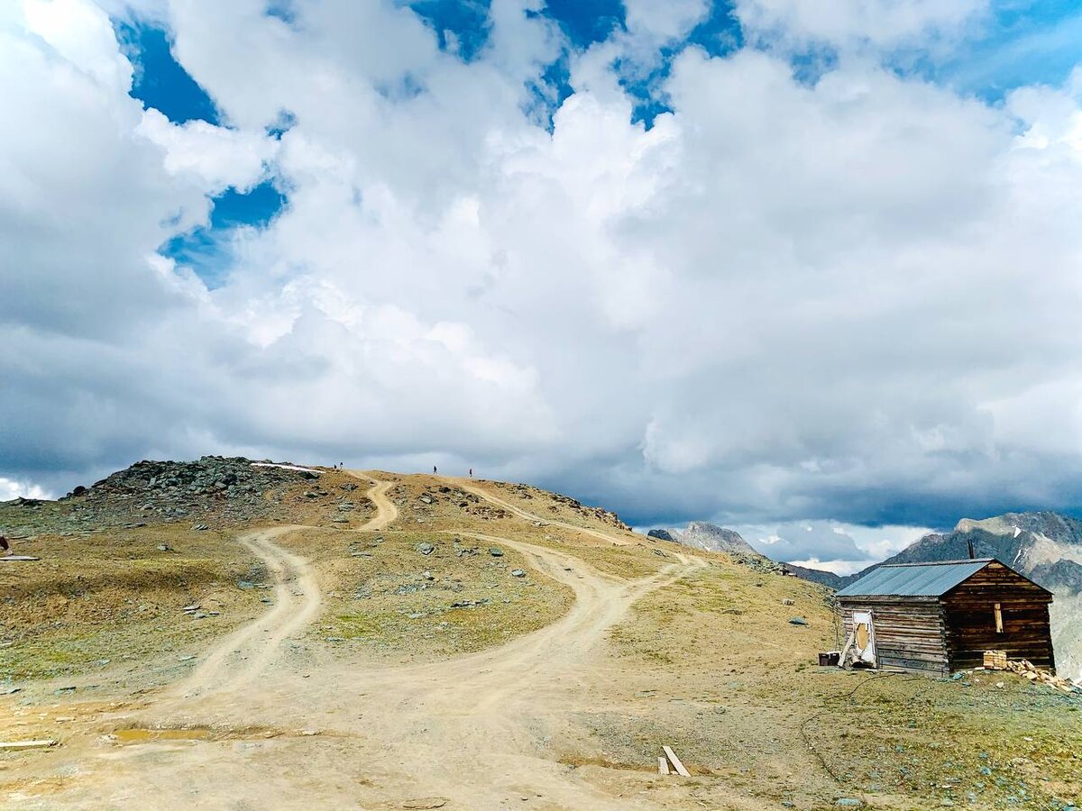 На вершине Акташского ретранслятора