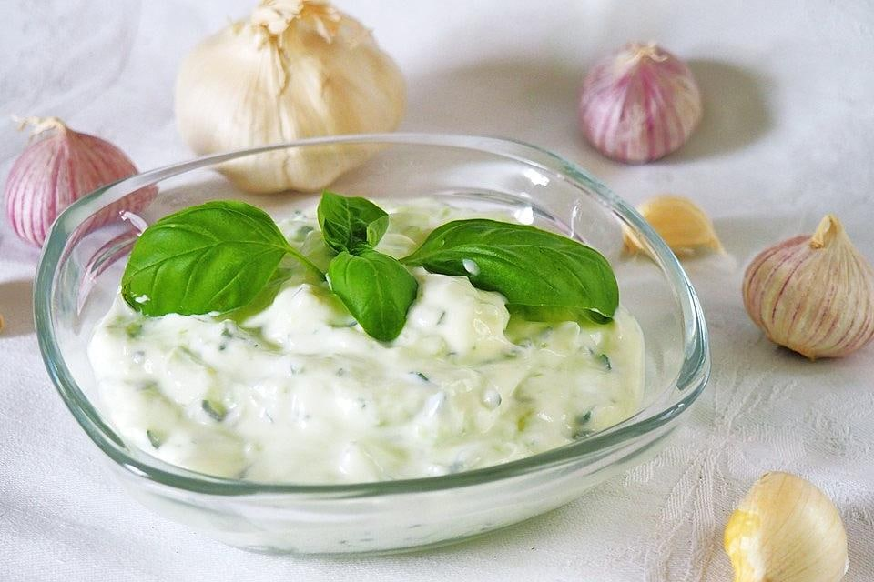 Чесночка суп чехия. Добавляют ли. Добавляют ли. Добавляют ли. Соус майонез домашний.