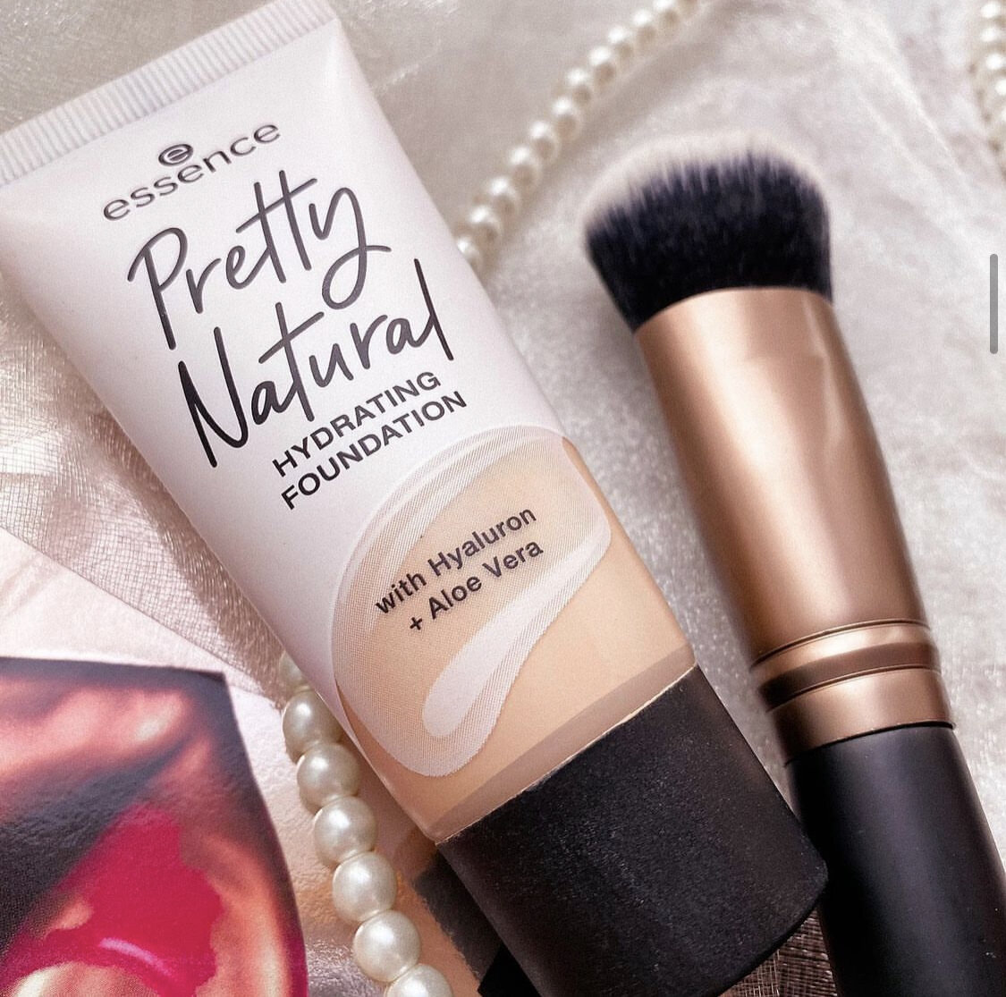 Тональный крем Essence Pretty Natural