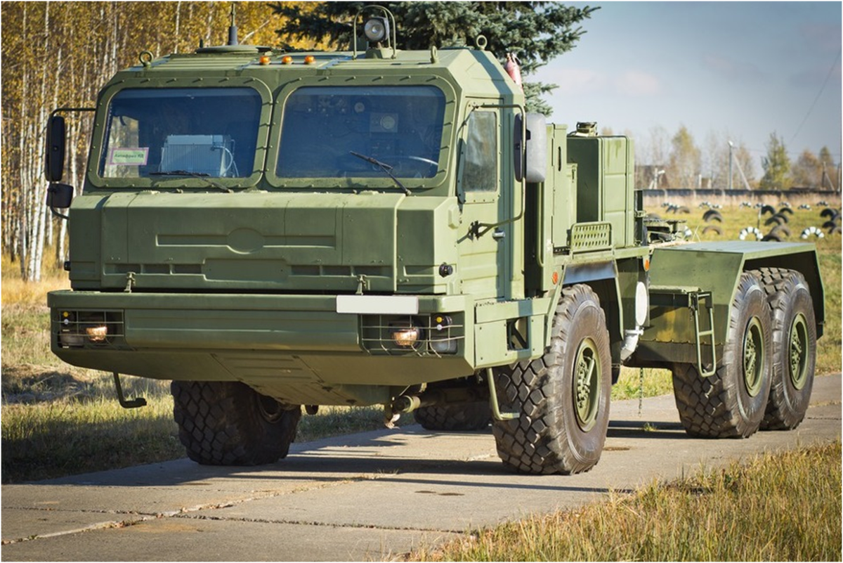 Баз авто. Тягач баз-69531. С-400 баз-6402. Тягач баз-6402. БЗКТ Брянский завод колесных тягачей