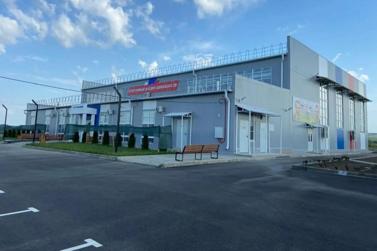    В Абинске на улице Спортивной построили центр единоборств