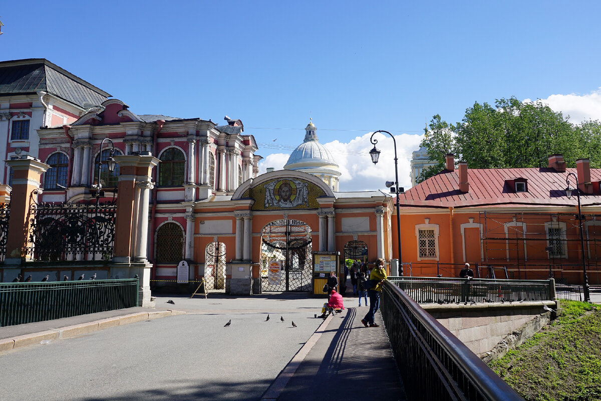 Александро-Невская лавра. Фото автора.