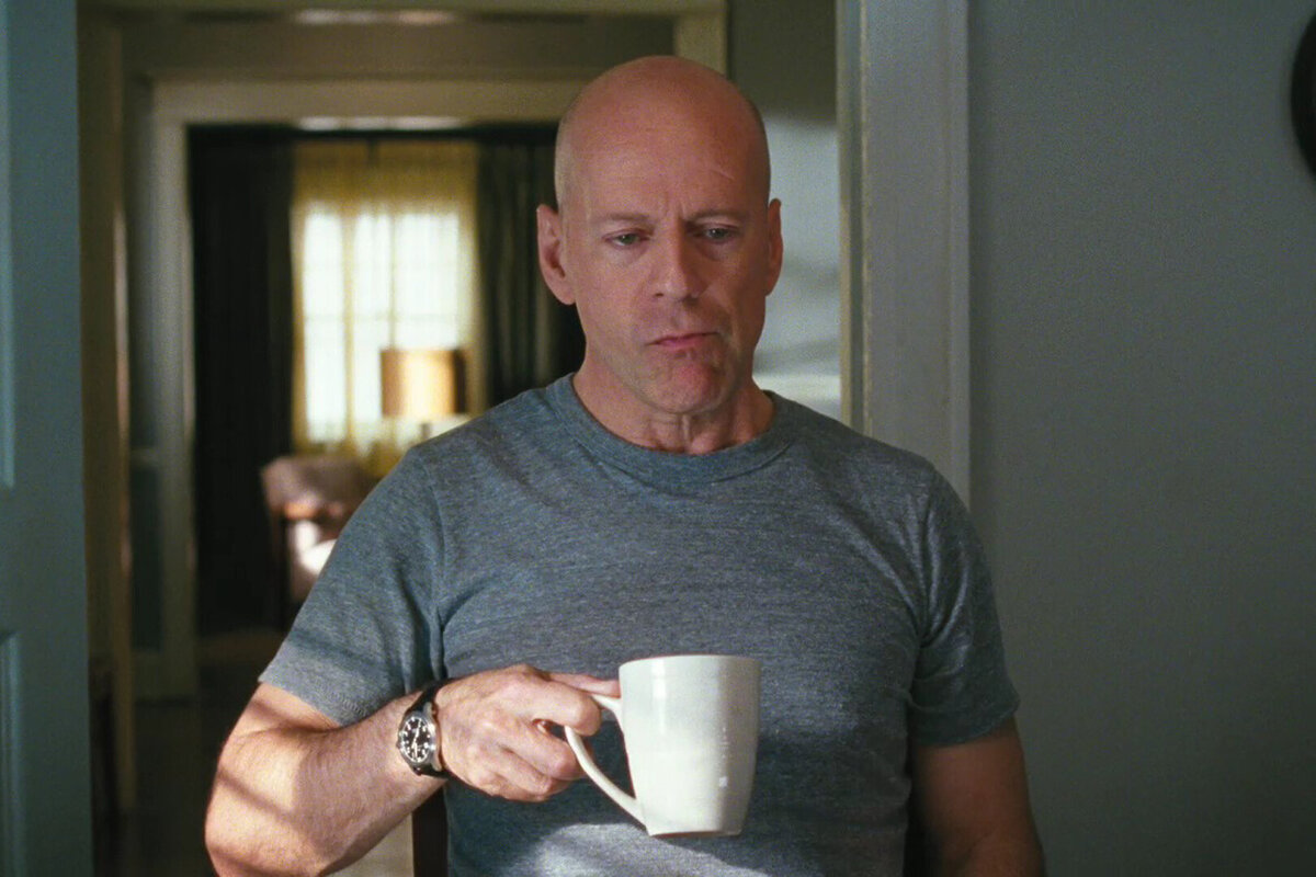     Брюс Уиллис вернется в кино: актер продал права «на себя» компании Deepfake